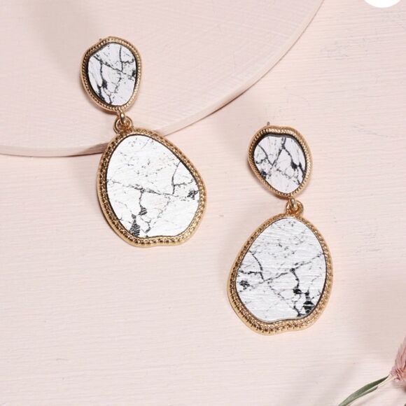 NWT Bonaluna White, Black, & Gold Dangling Earrings - Picture 2 of 6